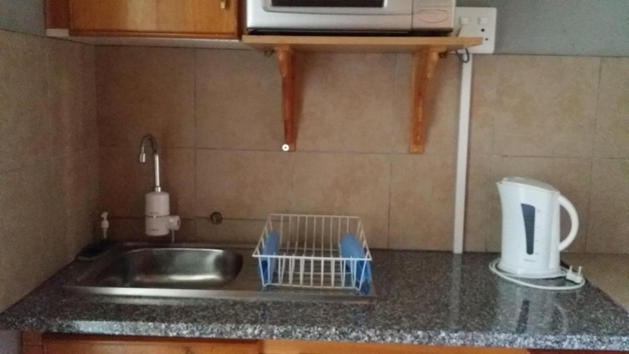 Chariots Guest House Полокване Екстериор снимка